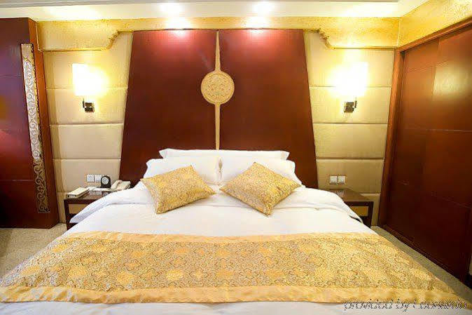 Minshan Lhasa Grand Hotel Csengtu Szoba fotó